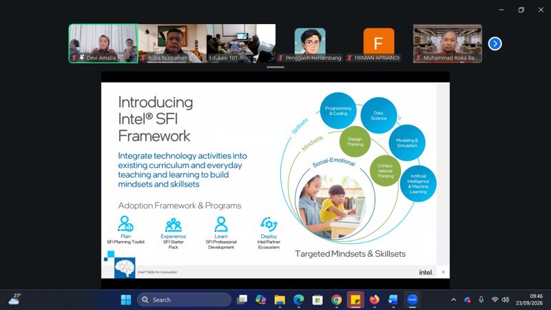 Tangkapan layar sesi daring yang menampilkan slide Introducing Intel SFI Framework beserta kecakapan dan alur adopsi